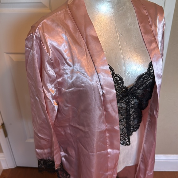 Sexy Women’s 4 Piece Pink/Black Lace Lingerie Set  - Robe, Shorts,Tank&underwear - Picture 8 of 13